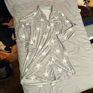 Gray Star Patterned Button-Up Pajama